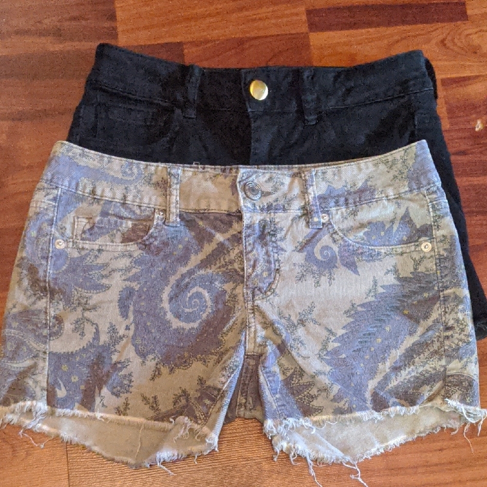 American Eagle Women's Shorts - Ultra Stretch Size 4